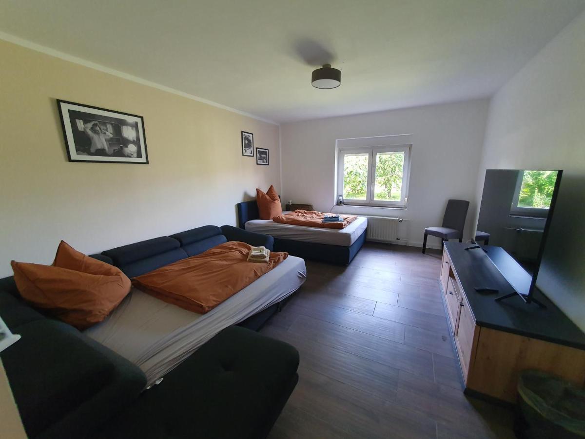 Neumuehler Hof Ferienwohnung "Stefan" Bietet 4 Schlafzimmer Und 4 Baeder , Eine Grosse Badewanne Und Grosser Terrasse Zum Garten, Kostenfreie Parkmoeglichkeiten Schwerin Kültér fotó