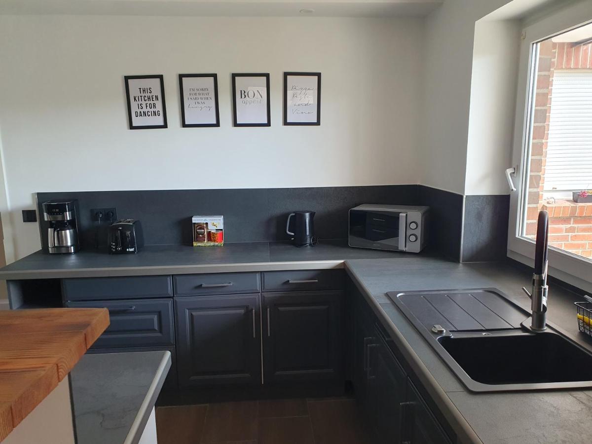 Neumuehler Hof Ferienwohnung "Stefan" Bietet 4 Schlafzimmer Und 4 Baeder , Eine Grosse Badewanne Und Grosser Terrasse Zum Garten, Kostenfreie Parkmoeglichkeiten Schwerin Kültér fotó